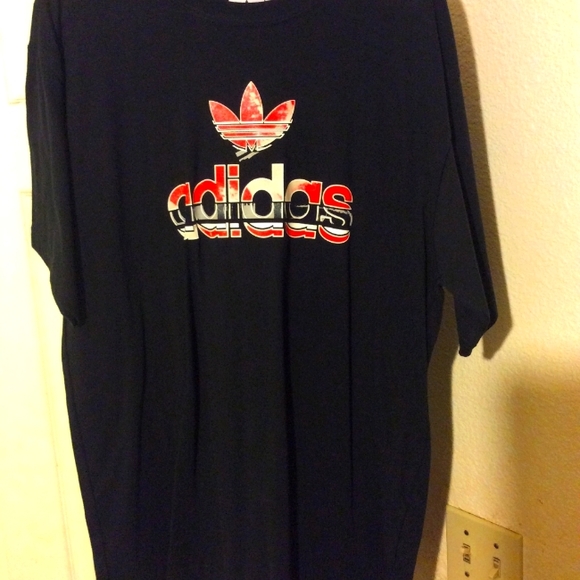 Size Large Adidas Shirt in Black - Picture 1 of 2
